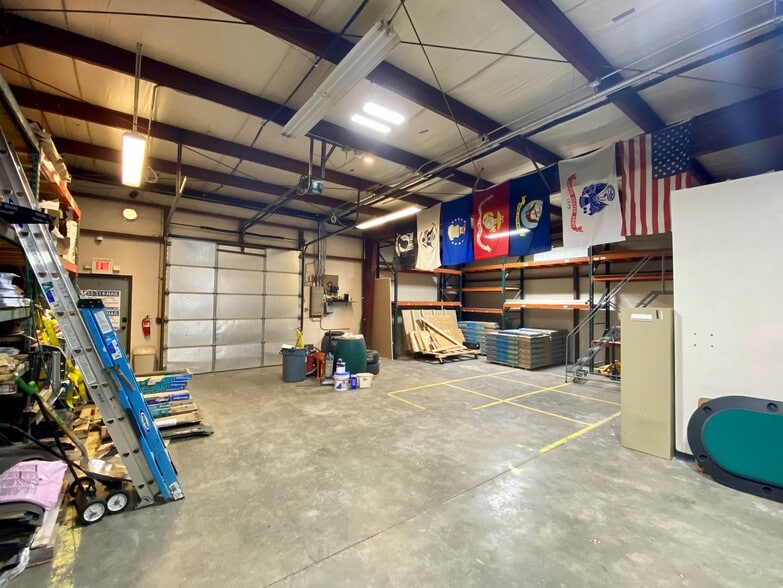 More Photos Of 400-460 Fame Rd, Dayton Light Distribution For Lease