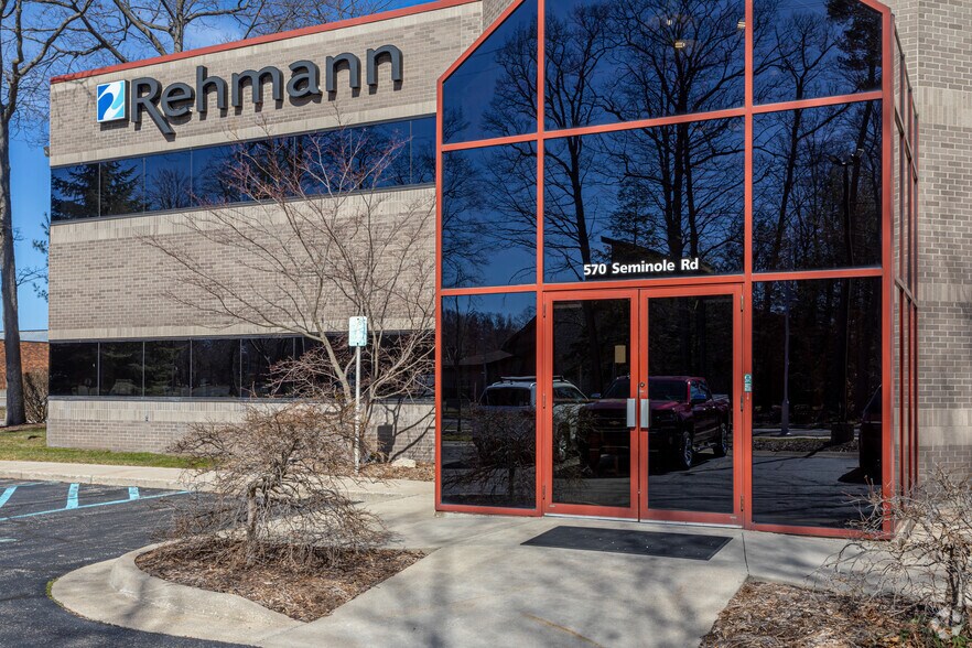 More Photos Of 570 Seminole Rd, Muskegon Medical For Sale