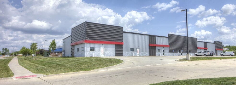 More Photos Of 117 SE Lorenz Dr, Ankeny Research And Development For Lease