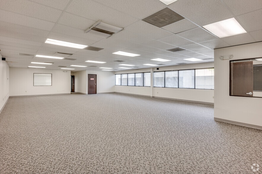 More Photos Of 2942 Daimler St, Santa Ana Office For Sale