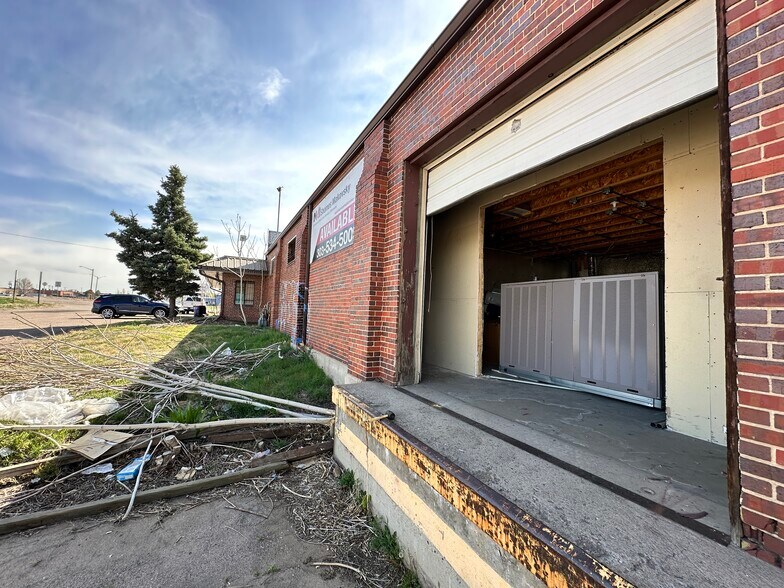 More Photos Of 5095 Colorado Blvd, Denver Warehouse For Lease