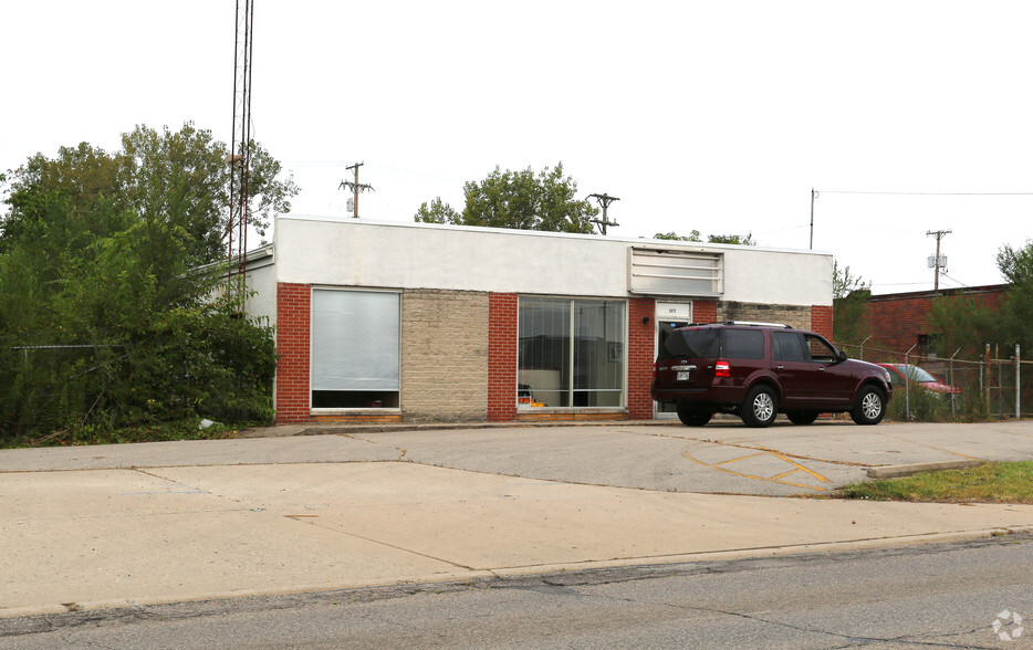 Primary Photo Of 2075 Dryden Rd, Dayton Showroom For Lease