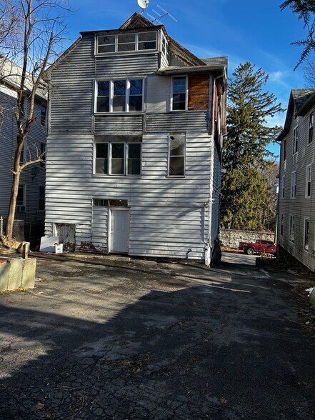 More Photos Of 81 Draher St, Waterbury Apartments For Sale