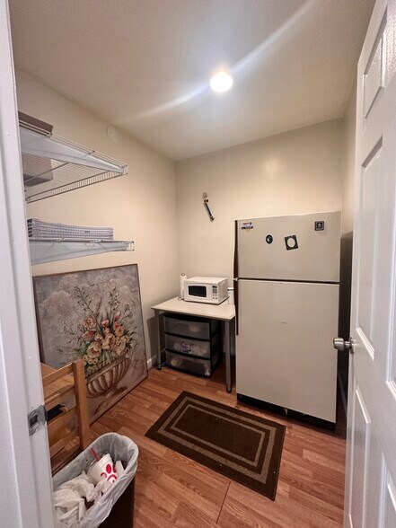 More Photos Of 1226 Lakeview Dr, Franklin Loft Creative Space For Sale