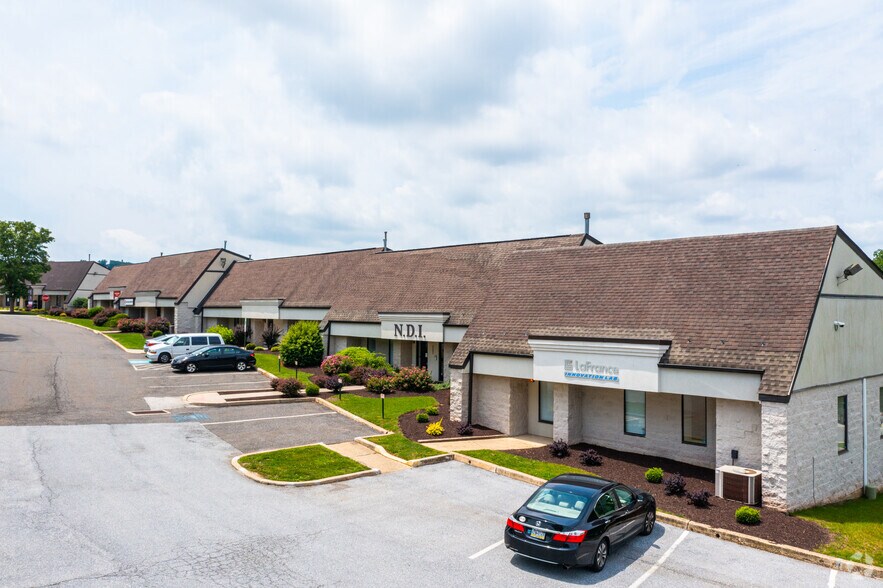 More Photos Of 4601 W Chester Pike, Newtown Square Office For Lease