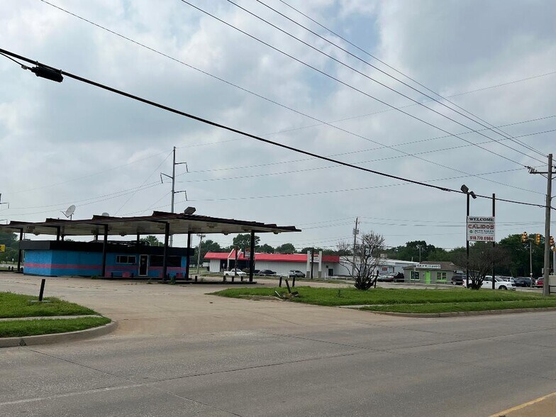 More Photos Of 12828 E 11th St, Tulsa Storefront Retail Office For Lease