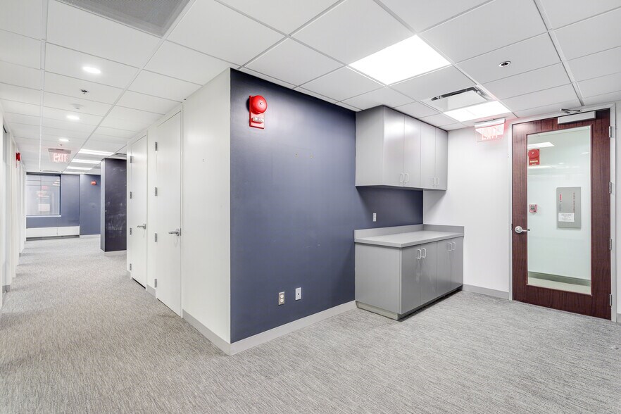 More Photos Of 1101 14th St NW, Washington Office For Lease