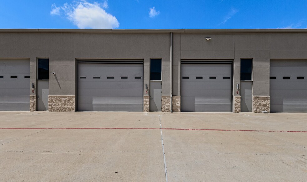 More Photos Of 1725 N Hwy 377, Roanoke Warehouse For Sale