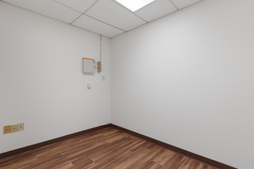 More Photos Of 9030 W Fort Island Trl, Crystal River Medical For Sale