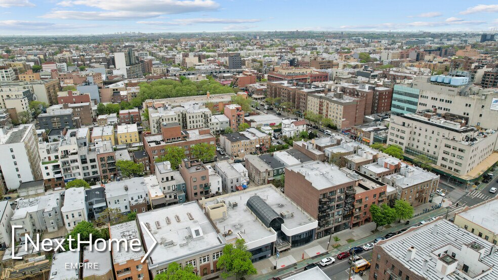 More Photos Of 27-47 Crescent St, Astoria Medical For Lease