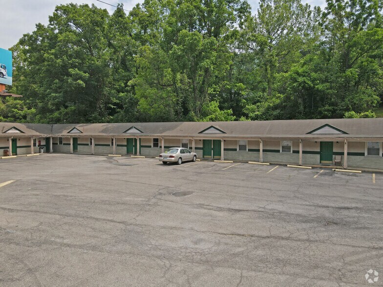 More Photos Of 5458 Franklin Rd SW, Roanoke Hotel For Sale
