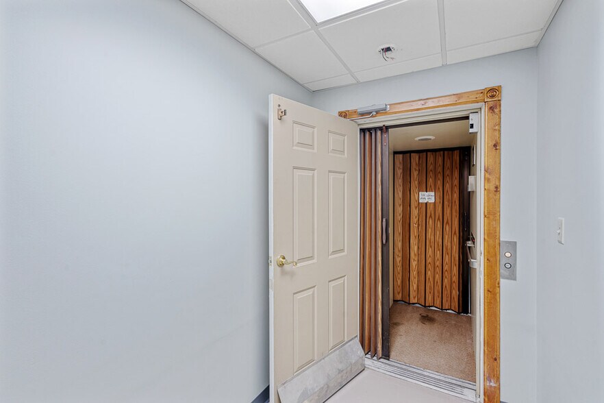 More Photos Of 15195 Allen Rd, Southgate Rehabilitation Center For Sale