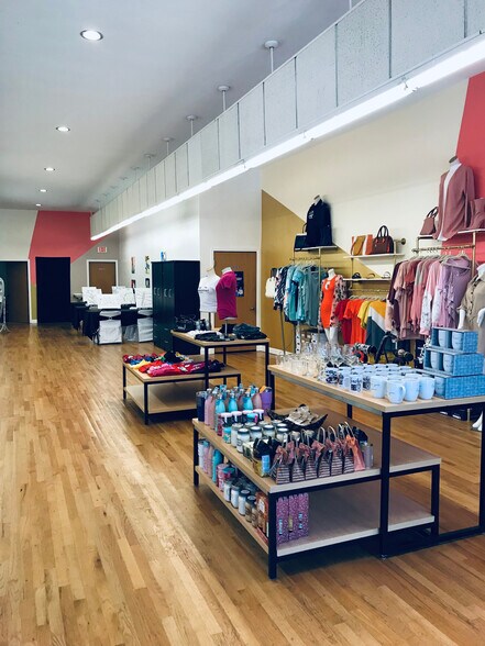 More Photos Of 5611 6th Ave, Kenosha Restaurant For Sale