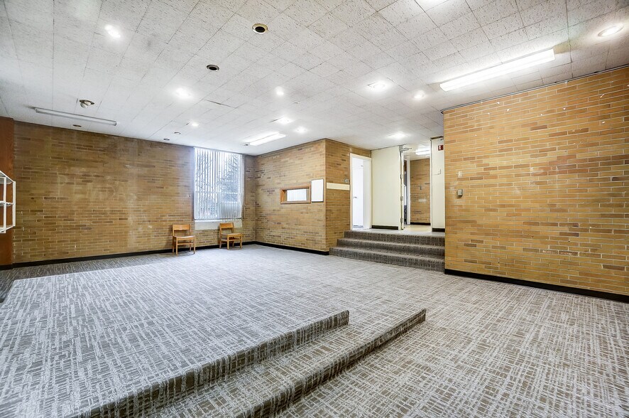 More Photos Of 1106 E High St, Springfield Schools For Sale