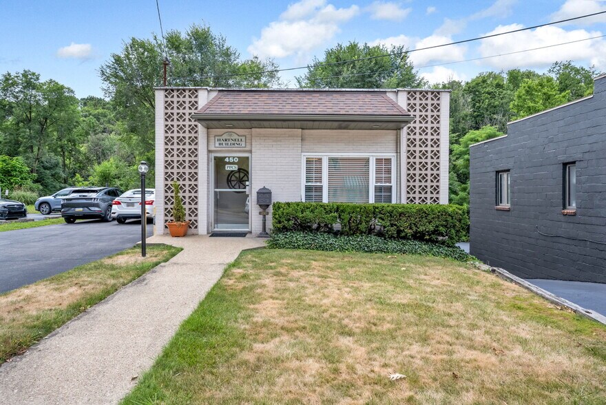 More Photos Of 450 Castle Shannon Blvd, Pittsburgh Storefront For Sale