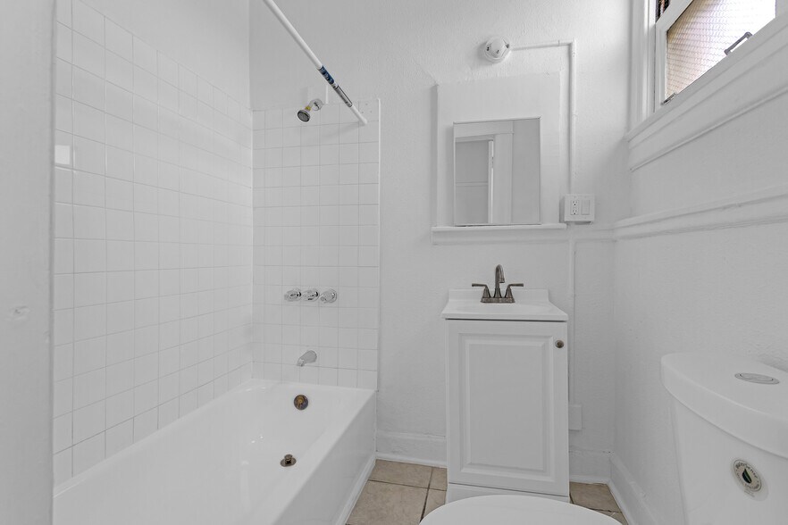 More Photos Of 1315 S Flower St, Los Angeles Multifamily For Sale