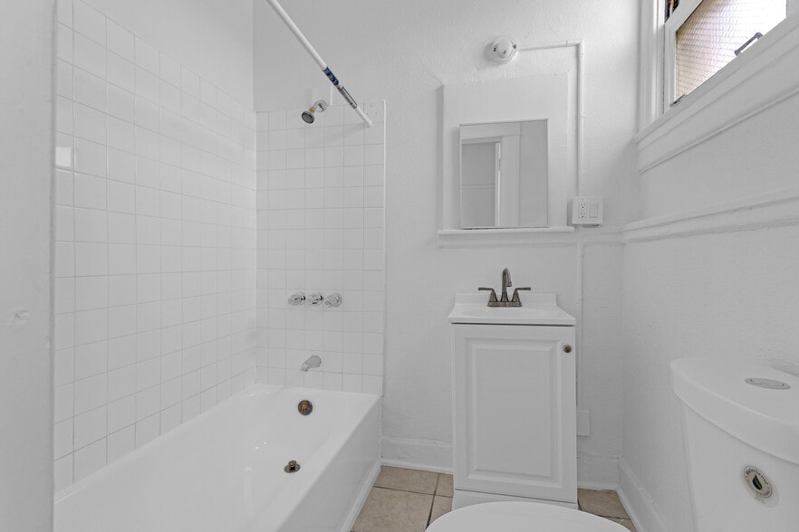 More Photos Of 1315 S Flower St, Los Angeles Apartments For Sale