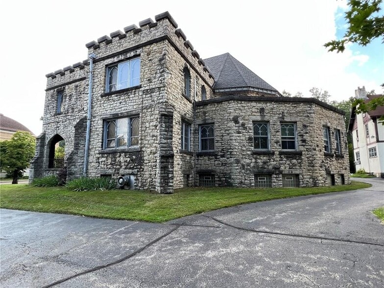 More Photos Of 1205 Elm St, Youngstown Religious Facility For Sale