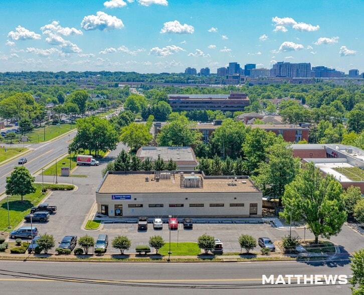 Primary Photo Of 495 Elden St, Herndon Freestanding For Sale