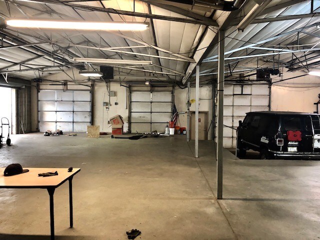 More Photos Of 10665-10795 W 72nd Ave, Arvada Warehouse For Sale