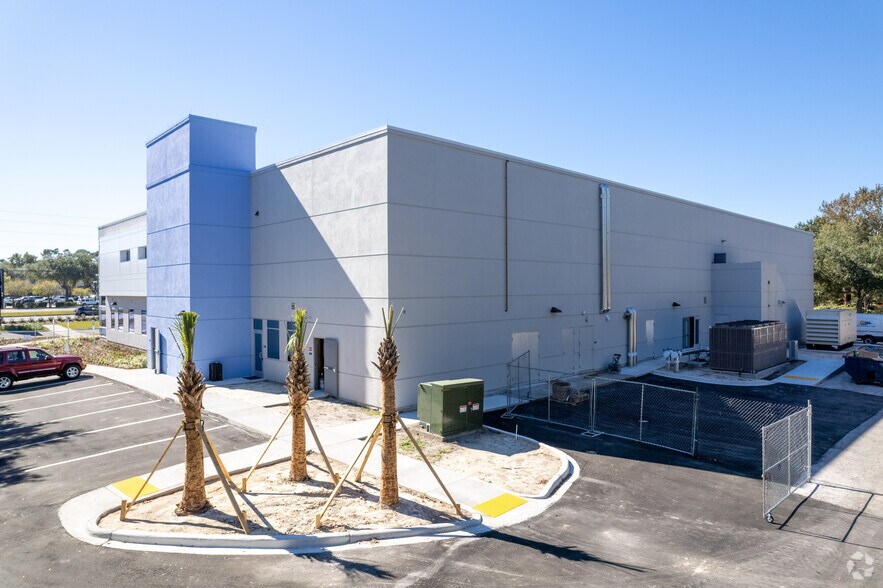 More Photos Of 1731 Wells Rd, Orange Park Medical For Sale