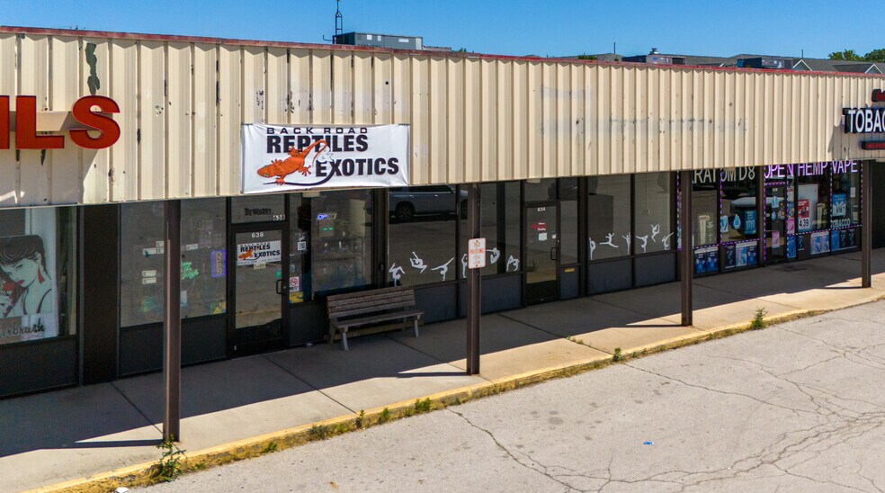 More Photos Of 520-560 Plaza Dr, Fostoria Unknown For Lease