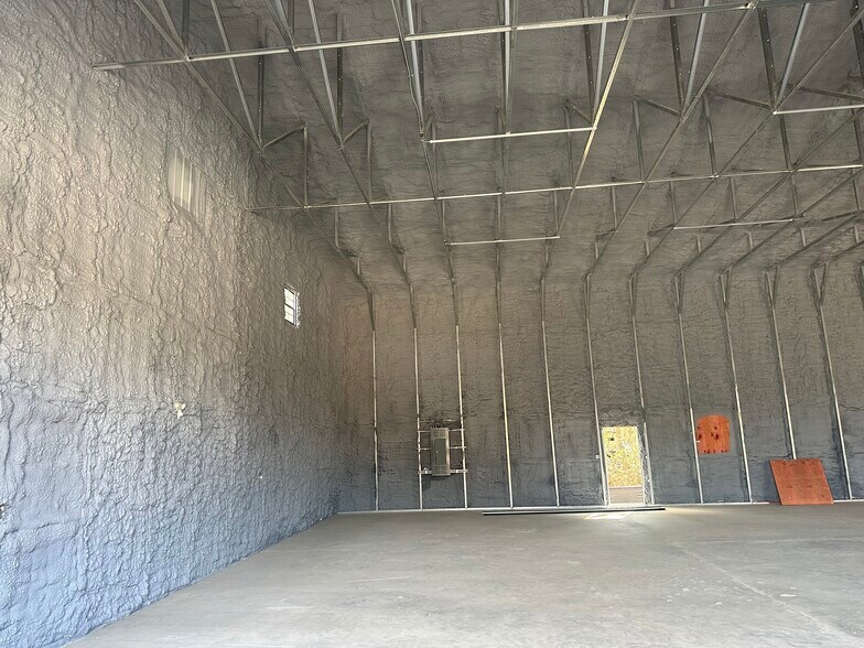 More Photos Of 5151 Piedmont Ave, North Charleston Flex For Sale