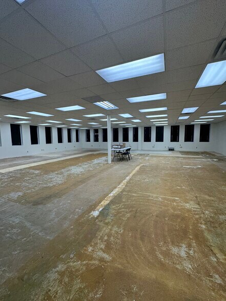 More Photos Of 139 S Broad St, Griffith Office For Lease