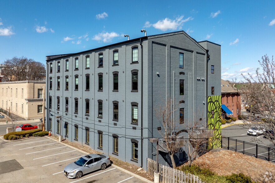 More Photos Of 6-8 Gates Ave, Montclair Office For Lease