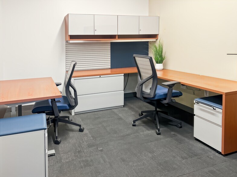 More Photos Of 9400 W Higgins Rd, Rosemont Coworking Space