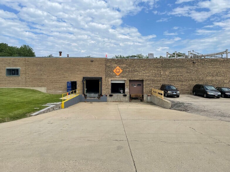 More Photos Of 2500 Production Dr, St Charles Manufacturing For Lease