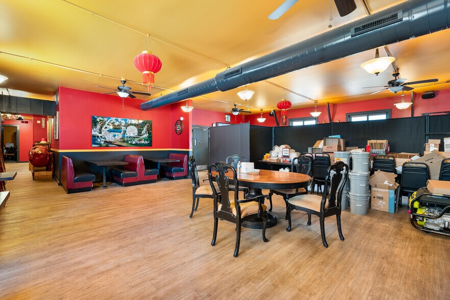 More Photos Of 52 4th St, Granby Restaurant For Sale