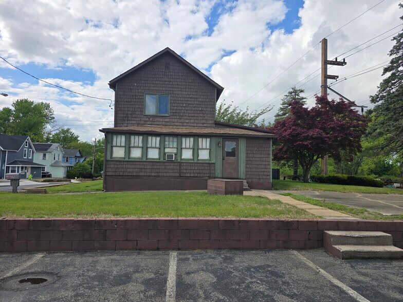 More Photos Of 5A High St, Matawan Specialty For Sale