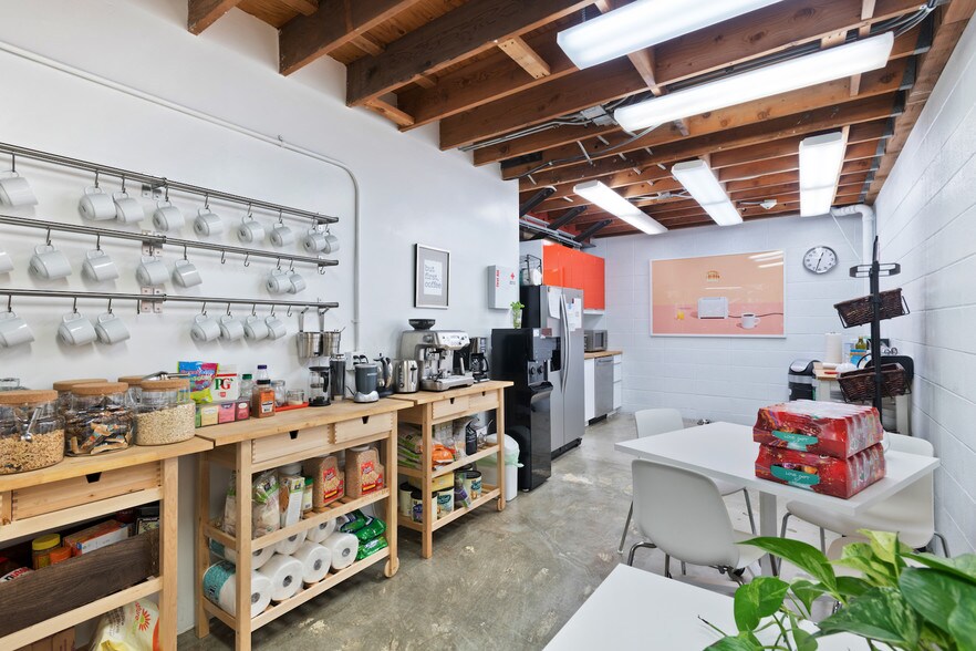 More Photos Of 2200 Michigan Ave, Santa Monica Loft Creative Space For Lease