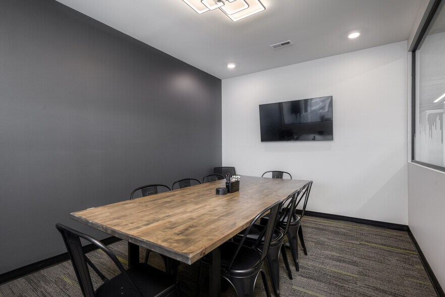 More Photos Of 840 Main St, Charlestown Office For Sale