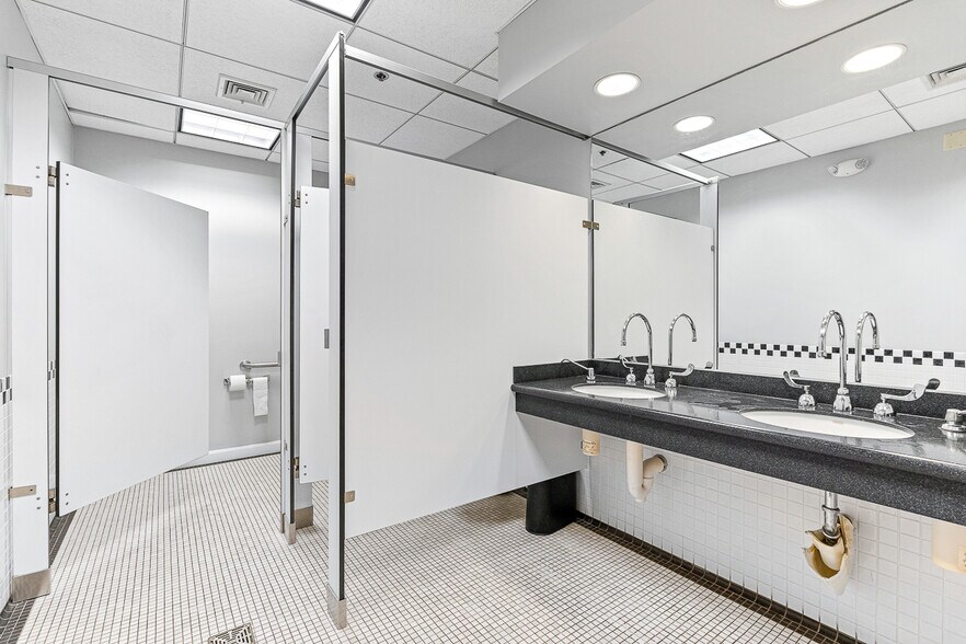 More Photos Of 28 Atlantic Ave, Boston Multifamily For Sale