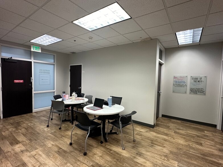 More Photos Of 86 N University Ave, Provo Office Residential For Lease