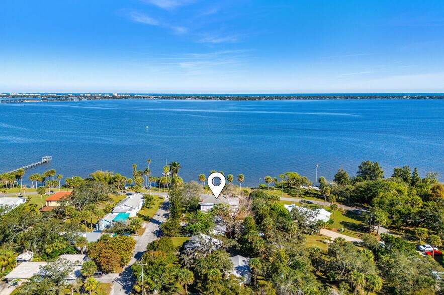 More Photos Of 2716 Riverview Dr, Melbourne Apartments For Sale