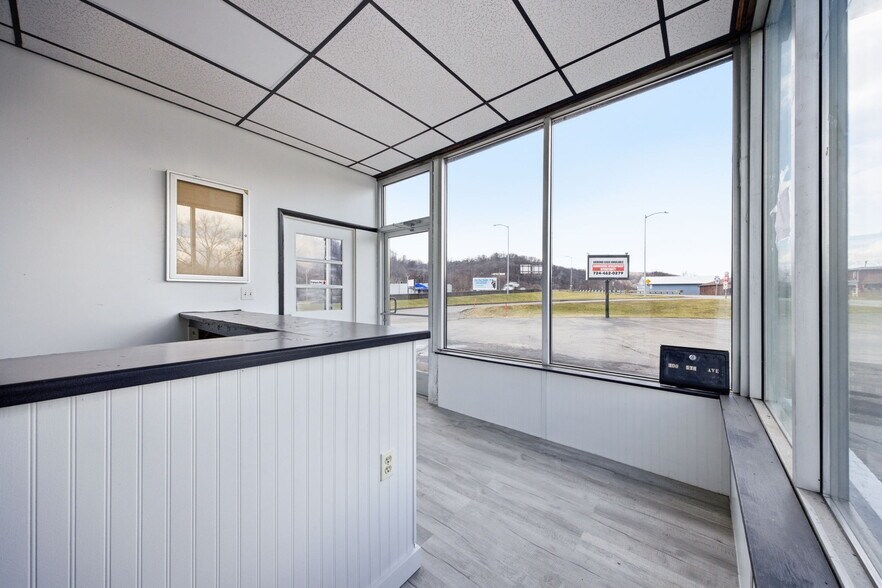 More Photos Of 400 5th Ave, New Brighton Auto Repair For Sale