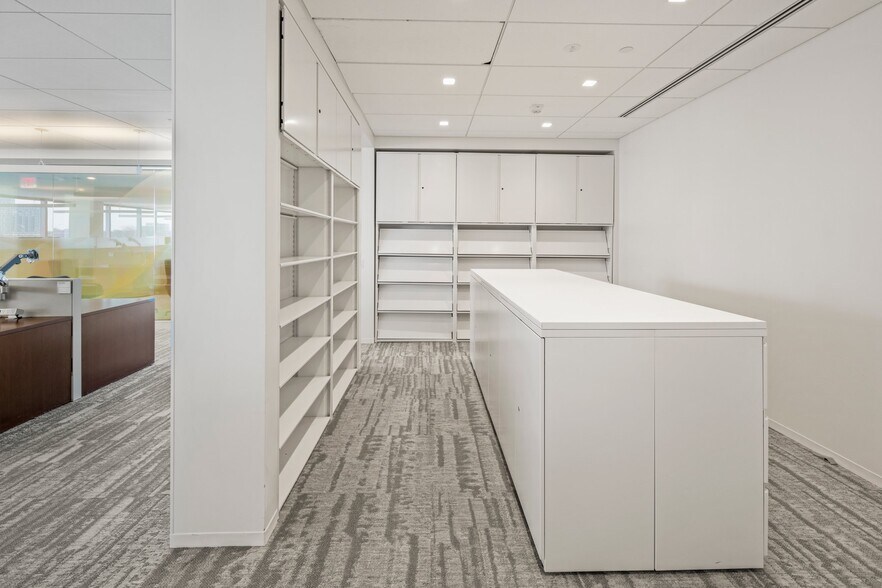 More Photos Of 7940 Jones Branch Dr, McLean Office For Lease