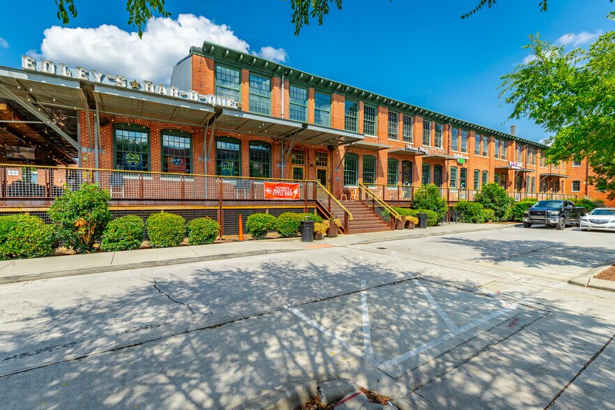 More Photos Of 205 Manufacturers Rd, Chattanooga General Retail For Lease