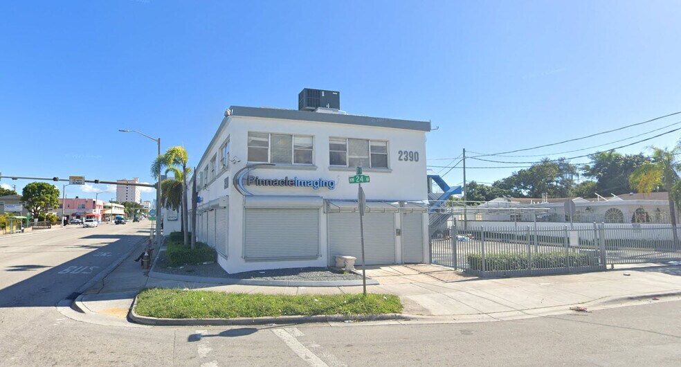 More Photos Of 2390 NW 7th St, Miami Medical For Lease