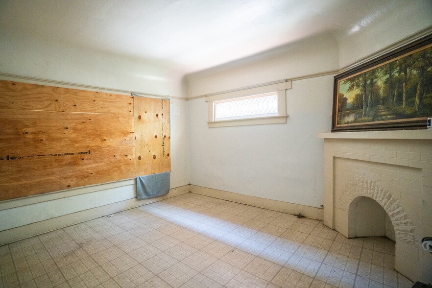 More Photos Of 1619 S St Andrews Pl, Los Angeles Apartments For Sale