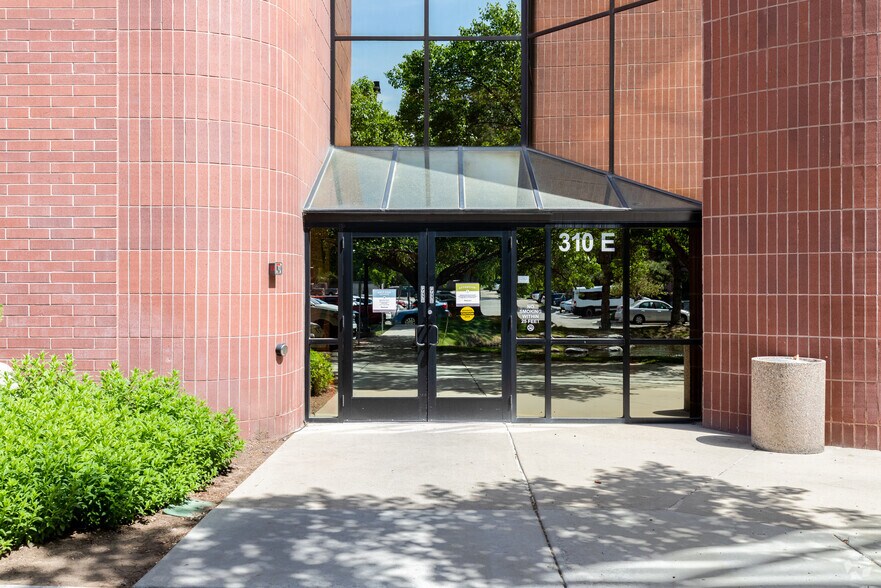 More Photos Of 310 E 4500 S, Murray Office For Lease