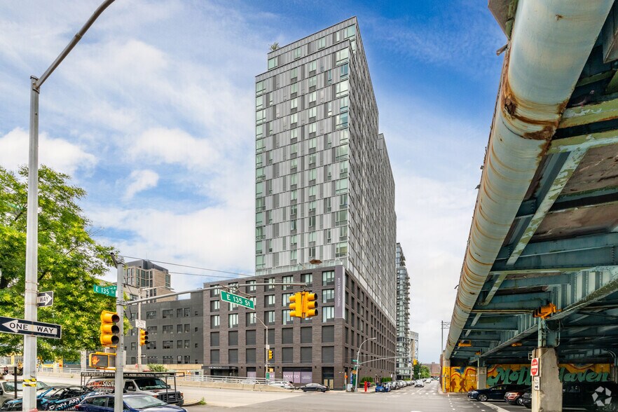 Primary Photo Of 2443-2455 3rd Ave, Bronx Apartments For Lease