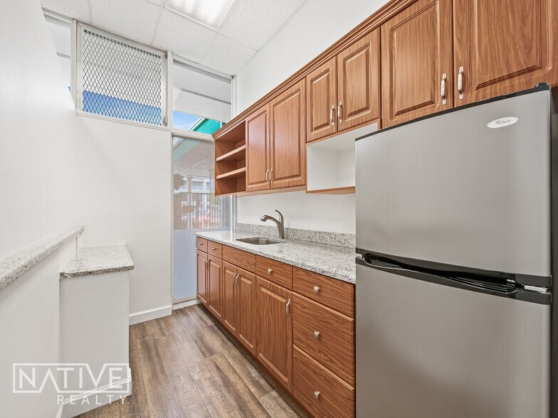 More Photos Of 2700 E Oakland Park Blvd, Fort Lauderdale Office For Sale