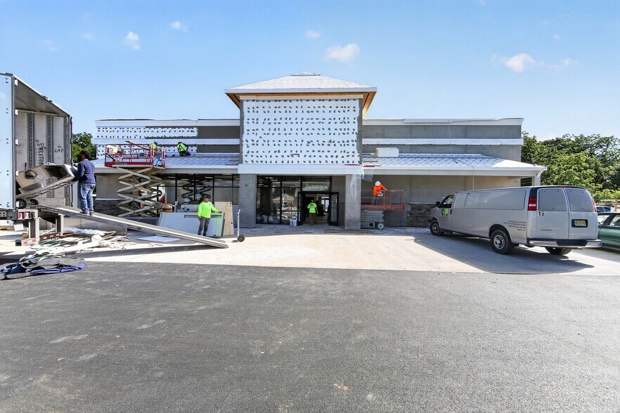 More Photos Of 799 Valley Forge Rd, Phoenixville Service Station For Sale