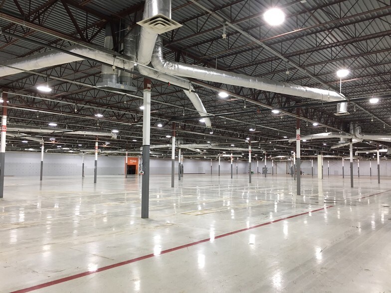 More Photos Of 620 Dundee Ave, Dundee Warehouse For Lease