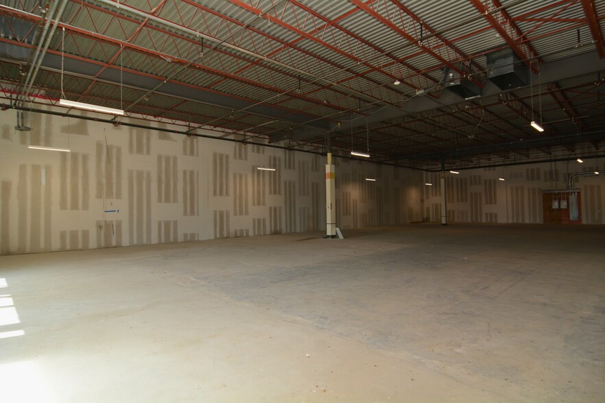 More Photos Of 1088-1791 Old Country Rd, Riverhead Storefront For Lease