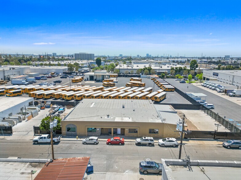More Photos Of 920-922 E Arlee Pl, Anaheim Warehouse For Sale